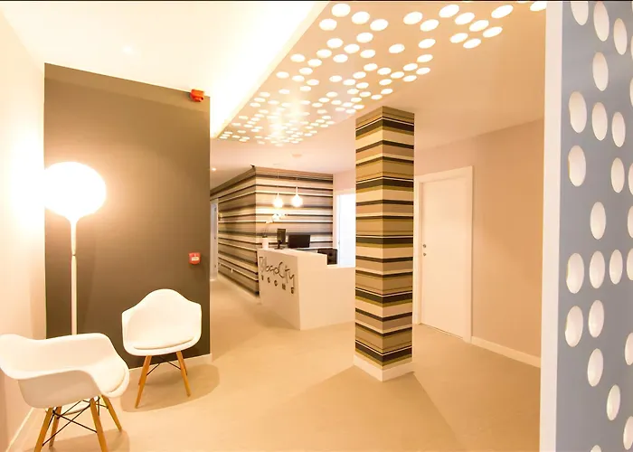 シティ ルームズ 2*